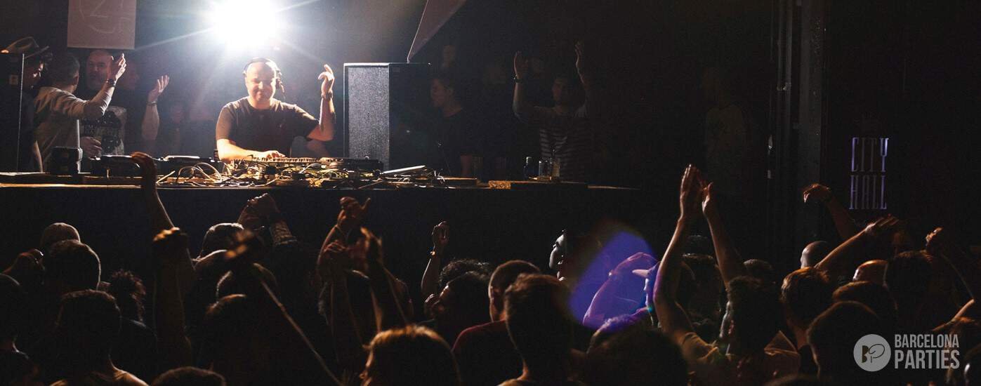 city-hall-club-barcelona-parties-stage
